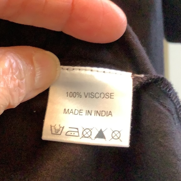 Cute Embroidered Kimono Style Open Top. Black with mixed oranges and pockets - Picture 7 of 8